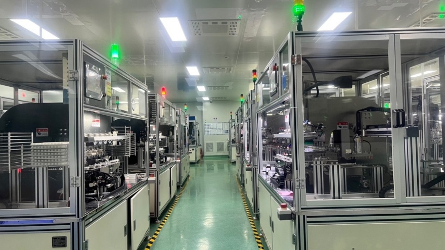 Precision color printing machine for iris pattern transfer